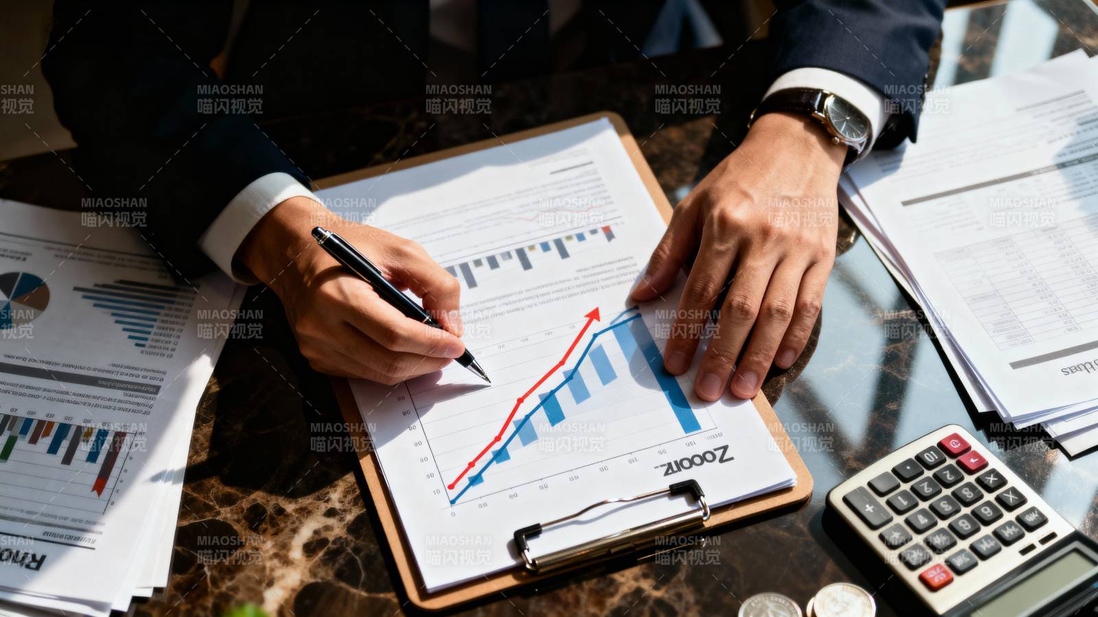 财务分析会议现场图片