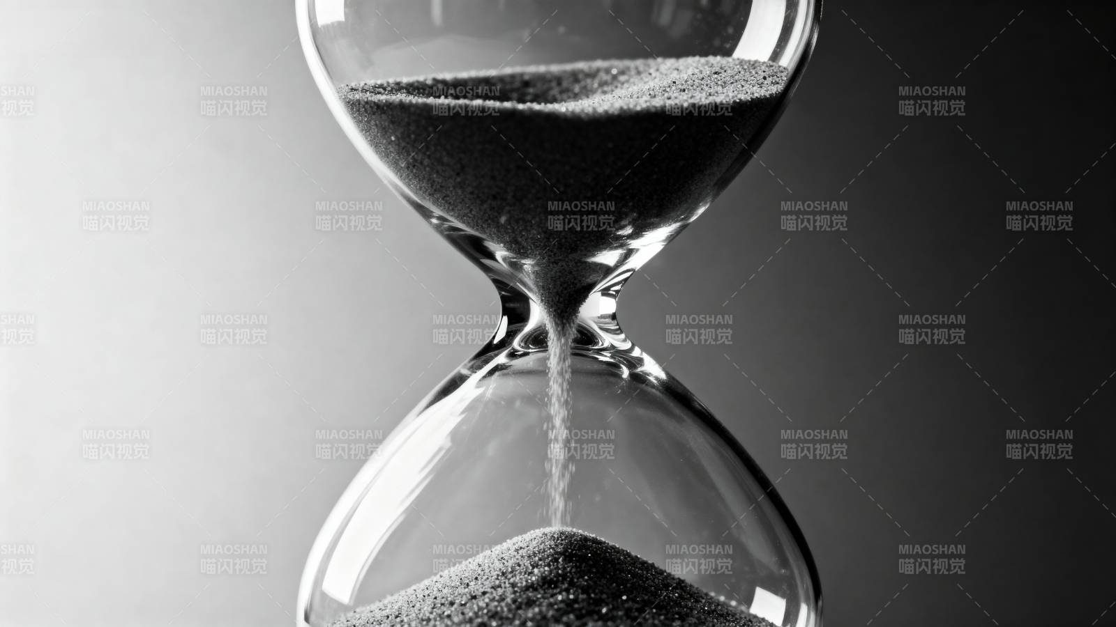 沙漏时光流逝图片