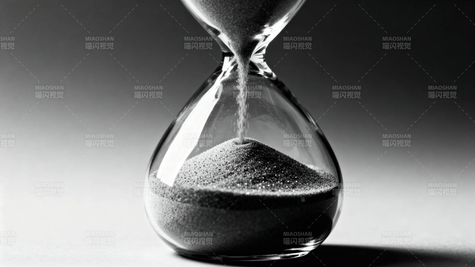 沙漏时光流逝图片