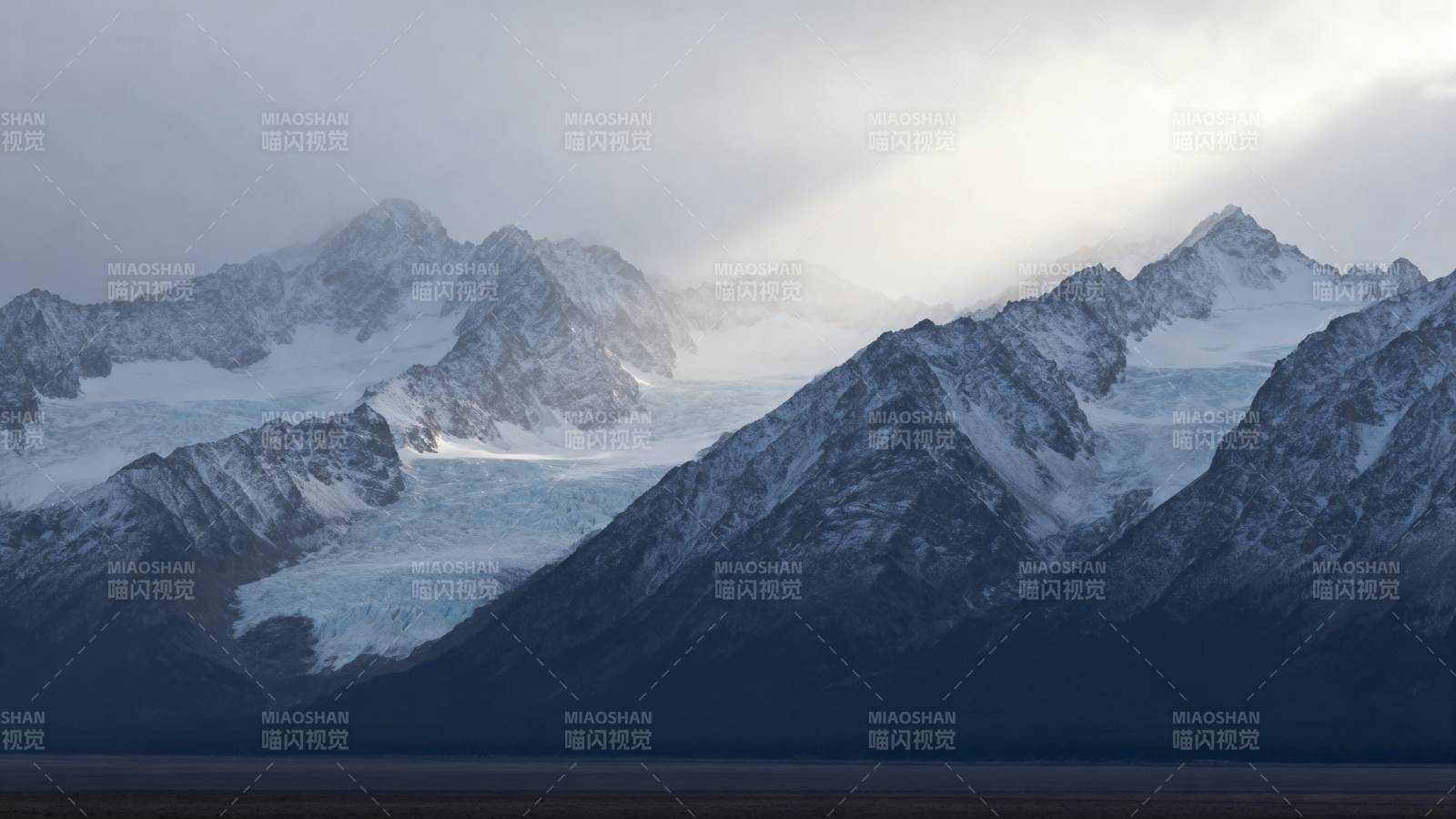 雪山冰川壮丽景色图片