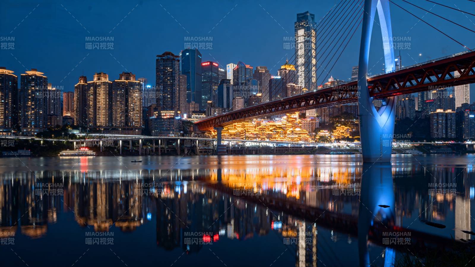 夜景城市倒影桥图片