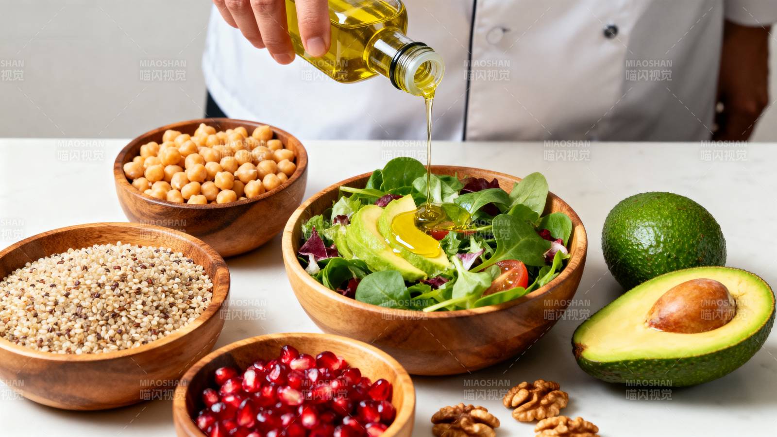 健康沙拉食材准备图片