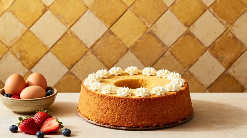 奶油蛋糕配水果图片