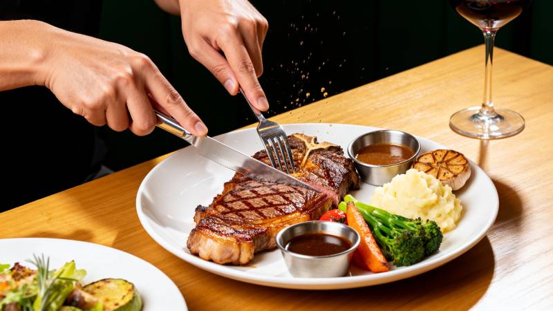 美味牛排盛宴图片