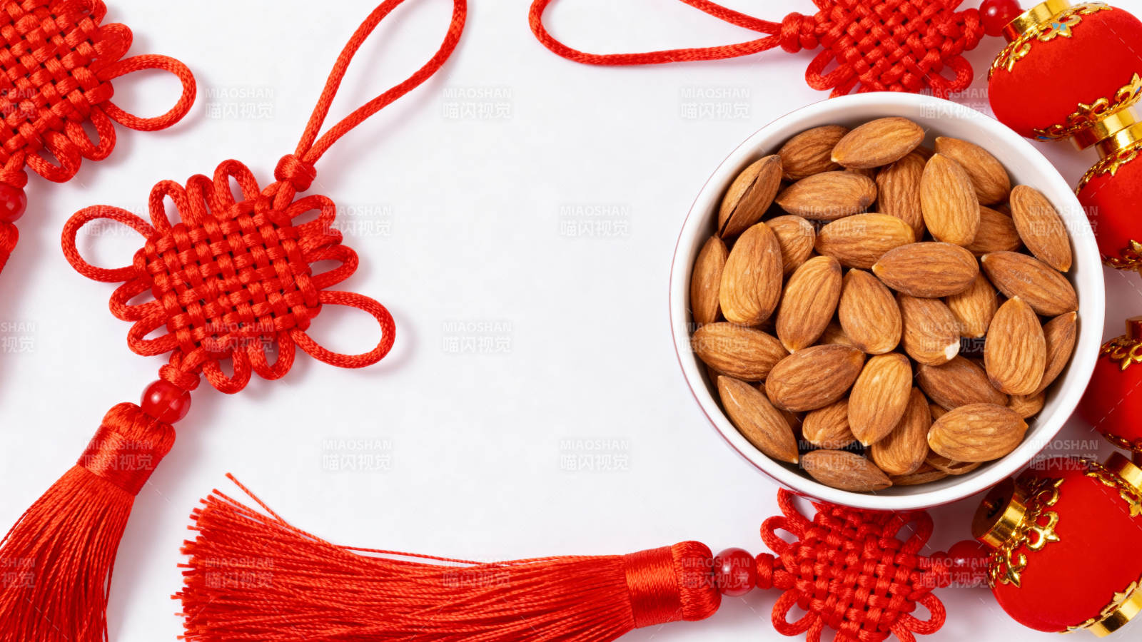 新年坚果喜庆摆设图片