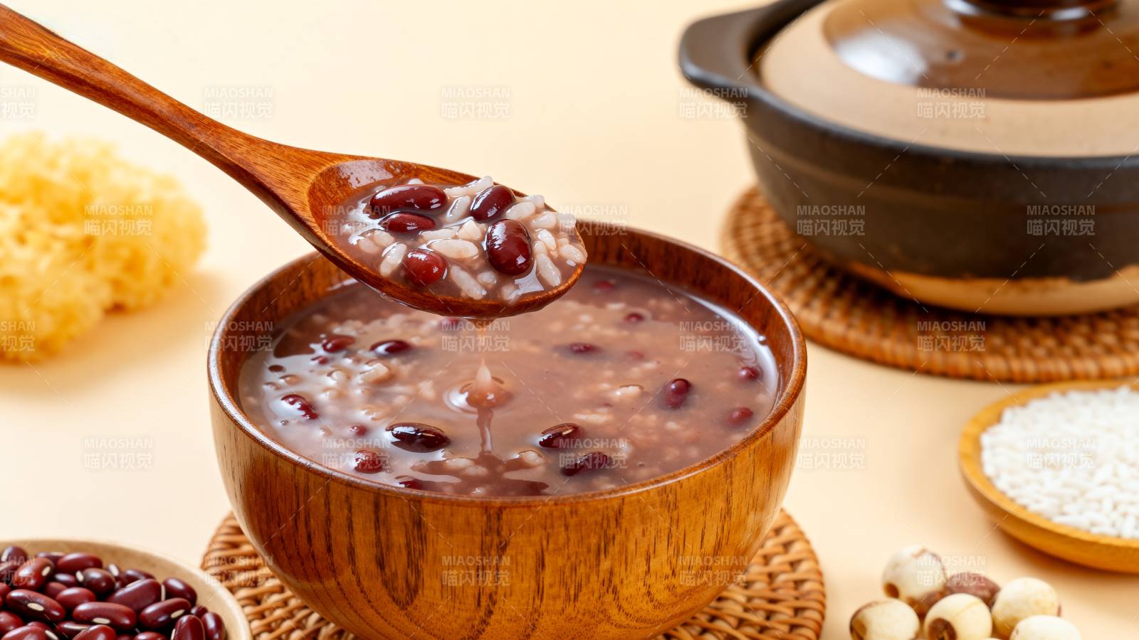 红豆粥香浓诱人图片