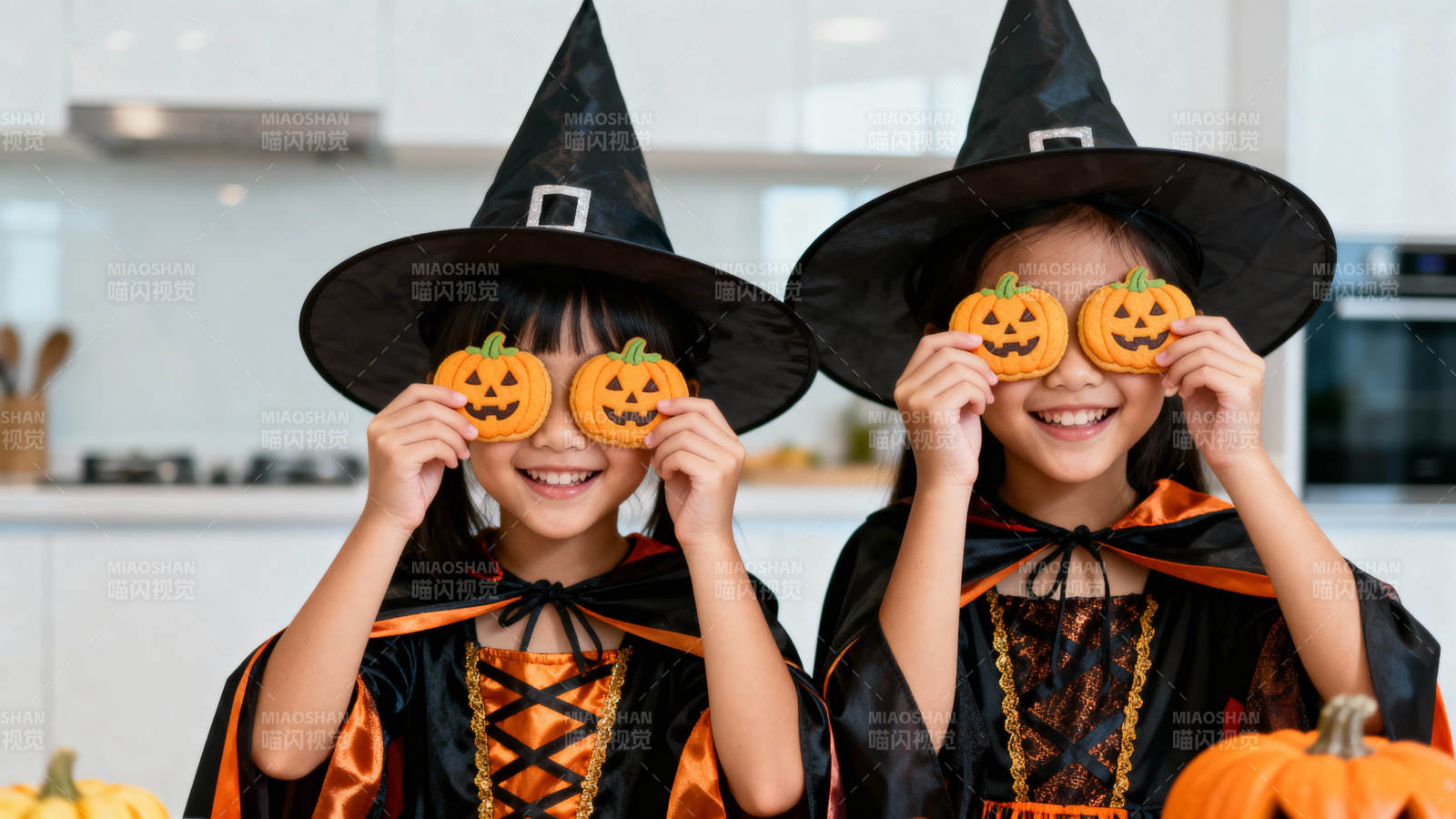 双胞胎女巫过万圣节图片