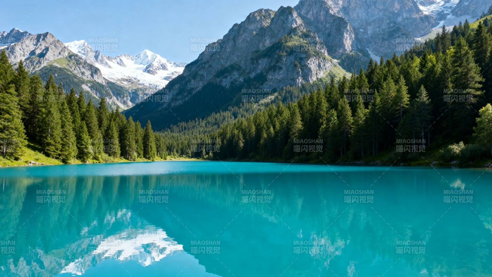 碧湖映雪山图片