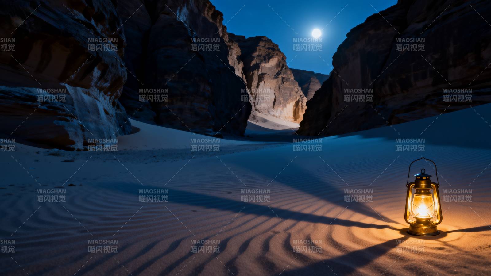 月夜沙谷灯影图片