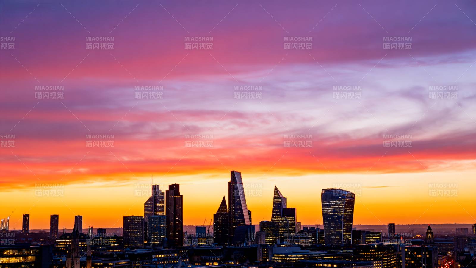 城市黄昏天际线图片