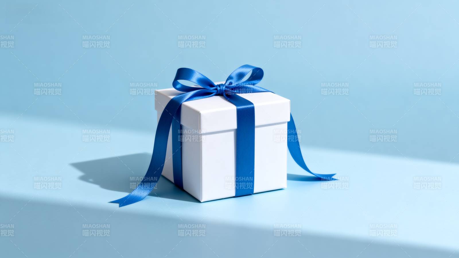 蓝丝带礼盒图片