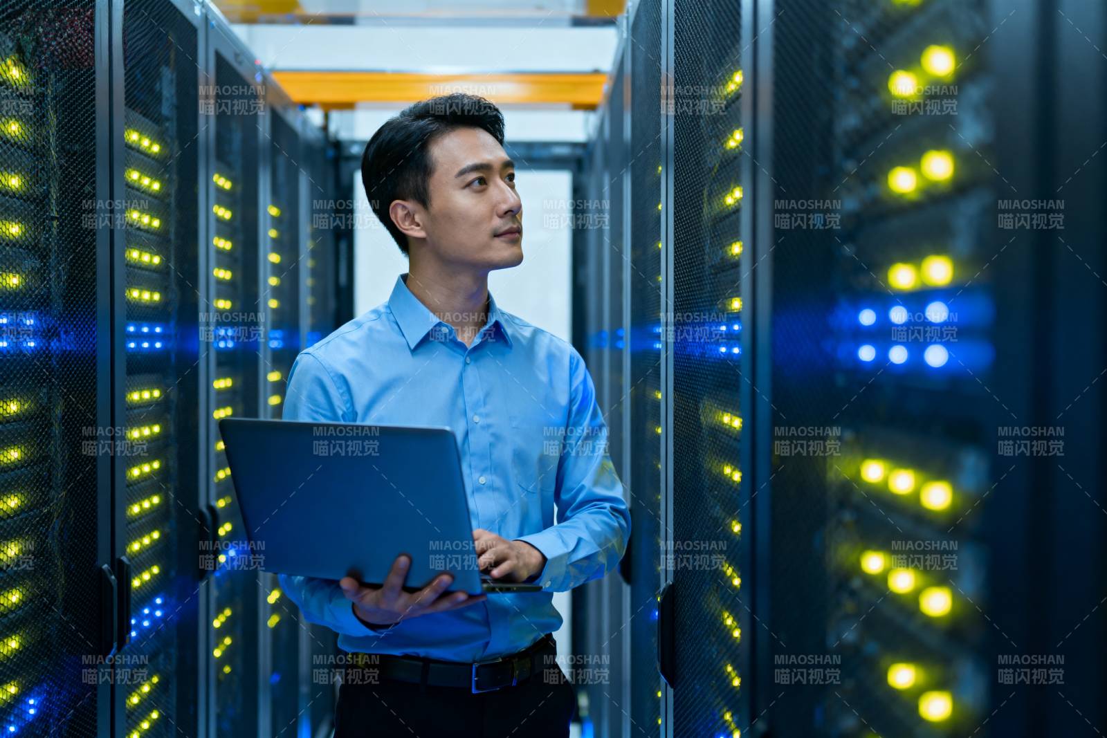 数据中心运维工程师图片