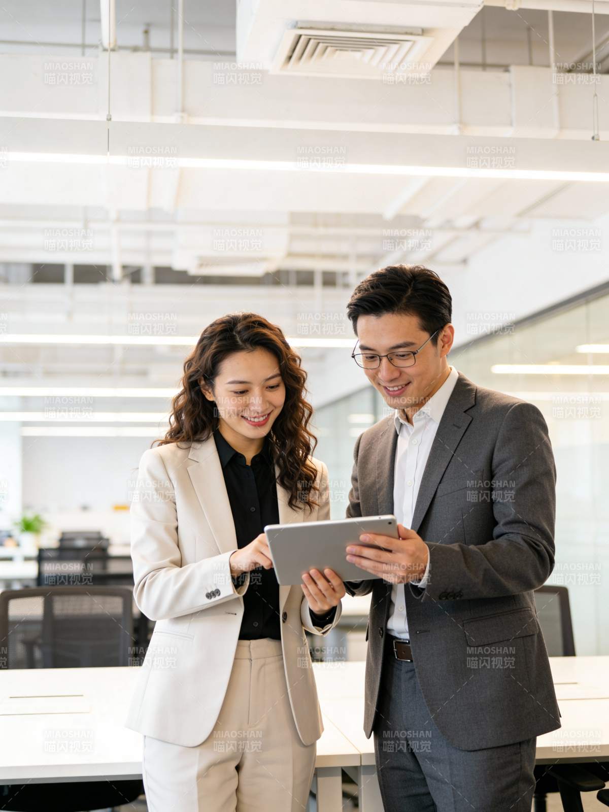 职场协作共进图片