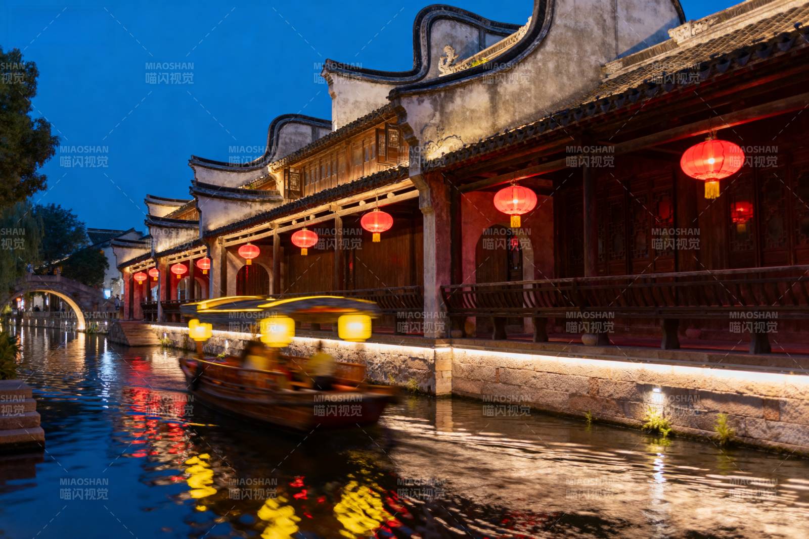 夜游水乡古镇图片