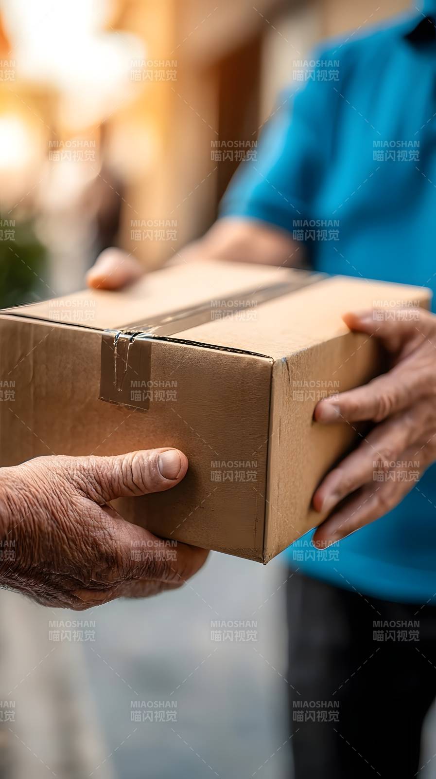 快递交接瞬间图片