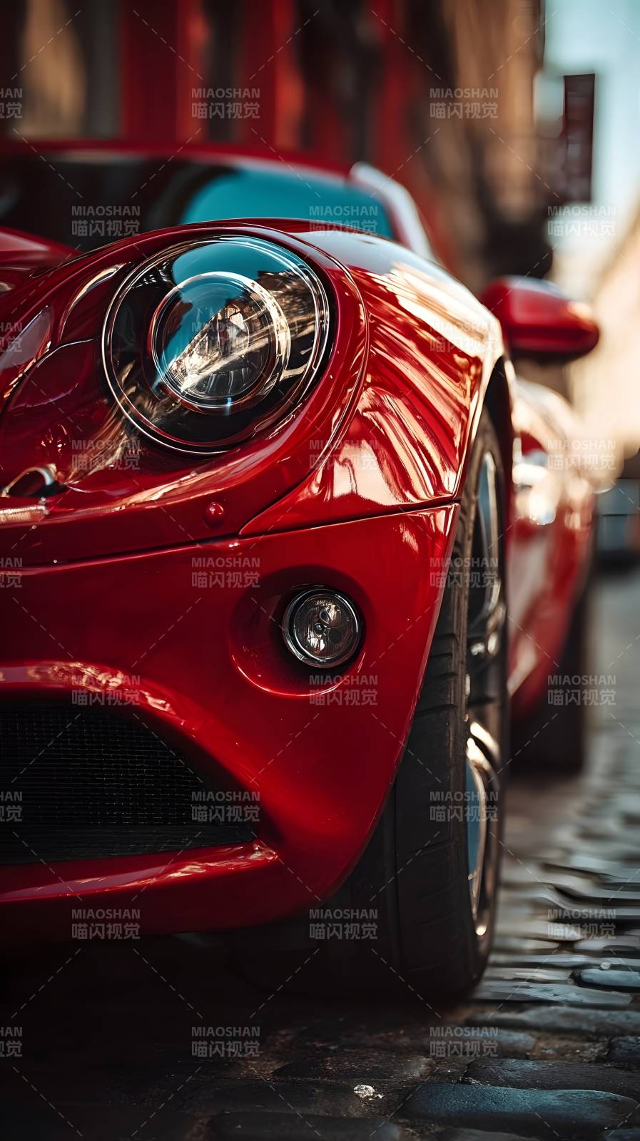 红色跑车街头特写图片