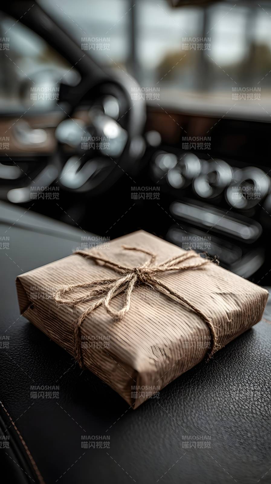 车内纸盒礼物图片