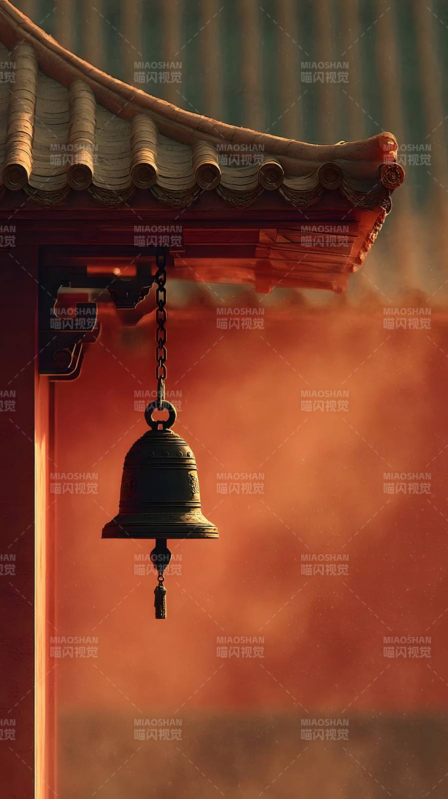 古寺铜铃晨雾中图片