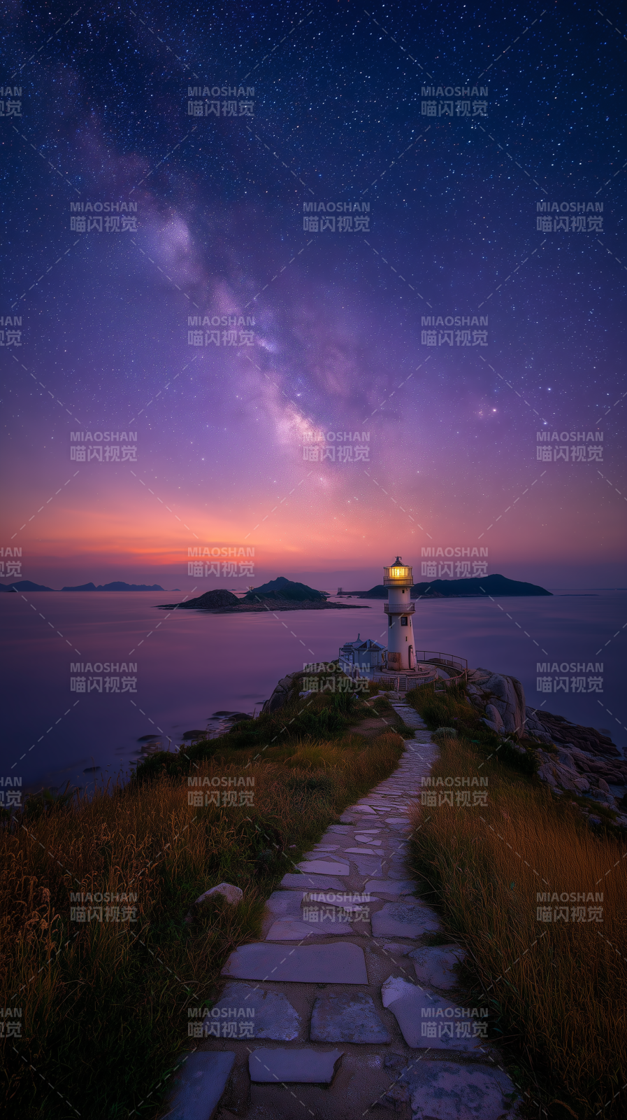 星河灯塔夜景图片