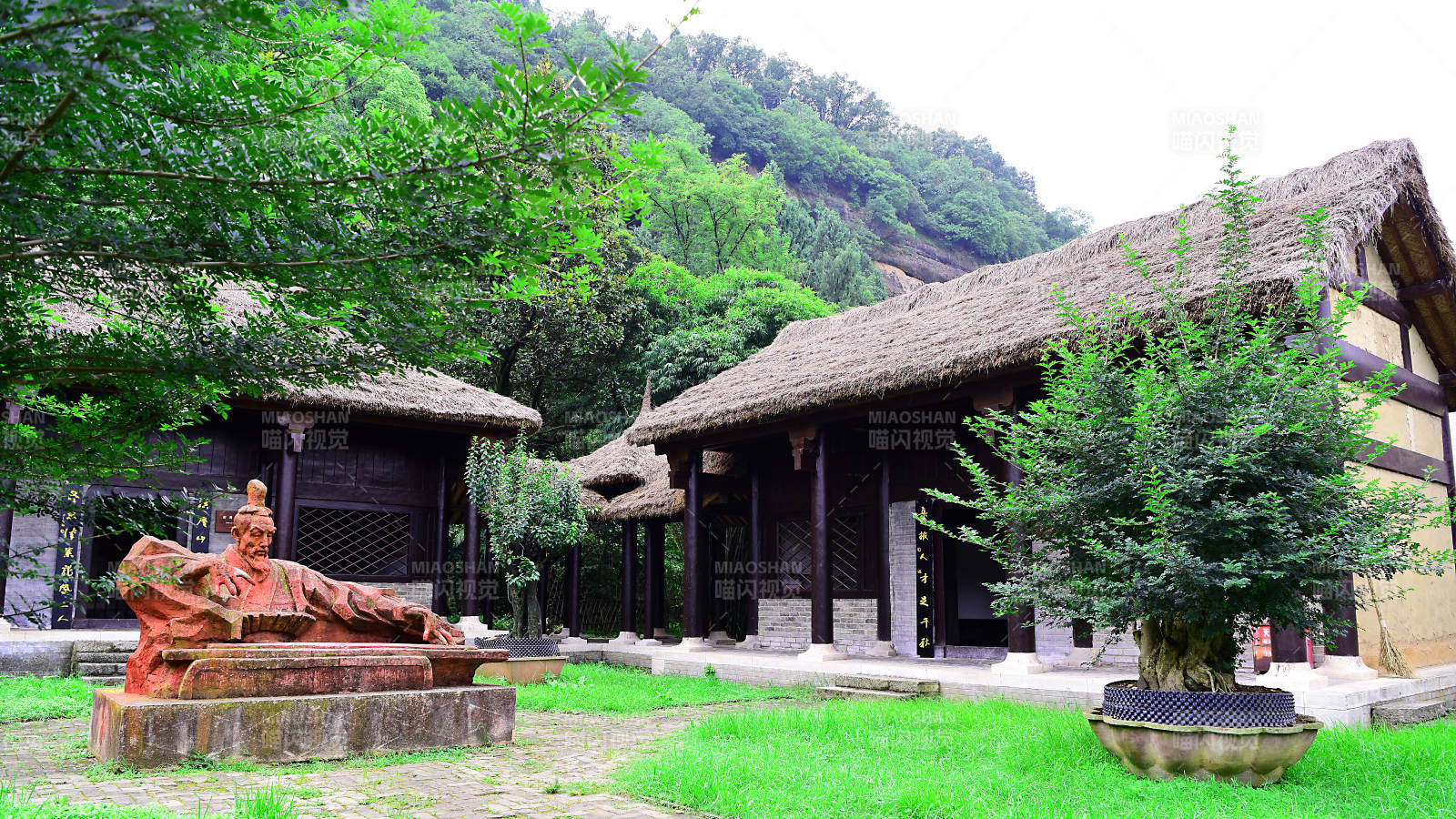 湖北南漳县水镜莊三顾茅庐遗址图片