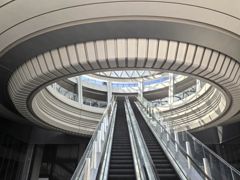 阿里巴巴总部飞碟现代建筑图片