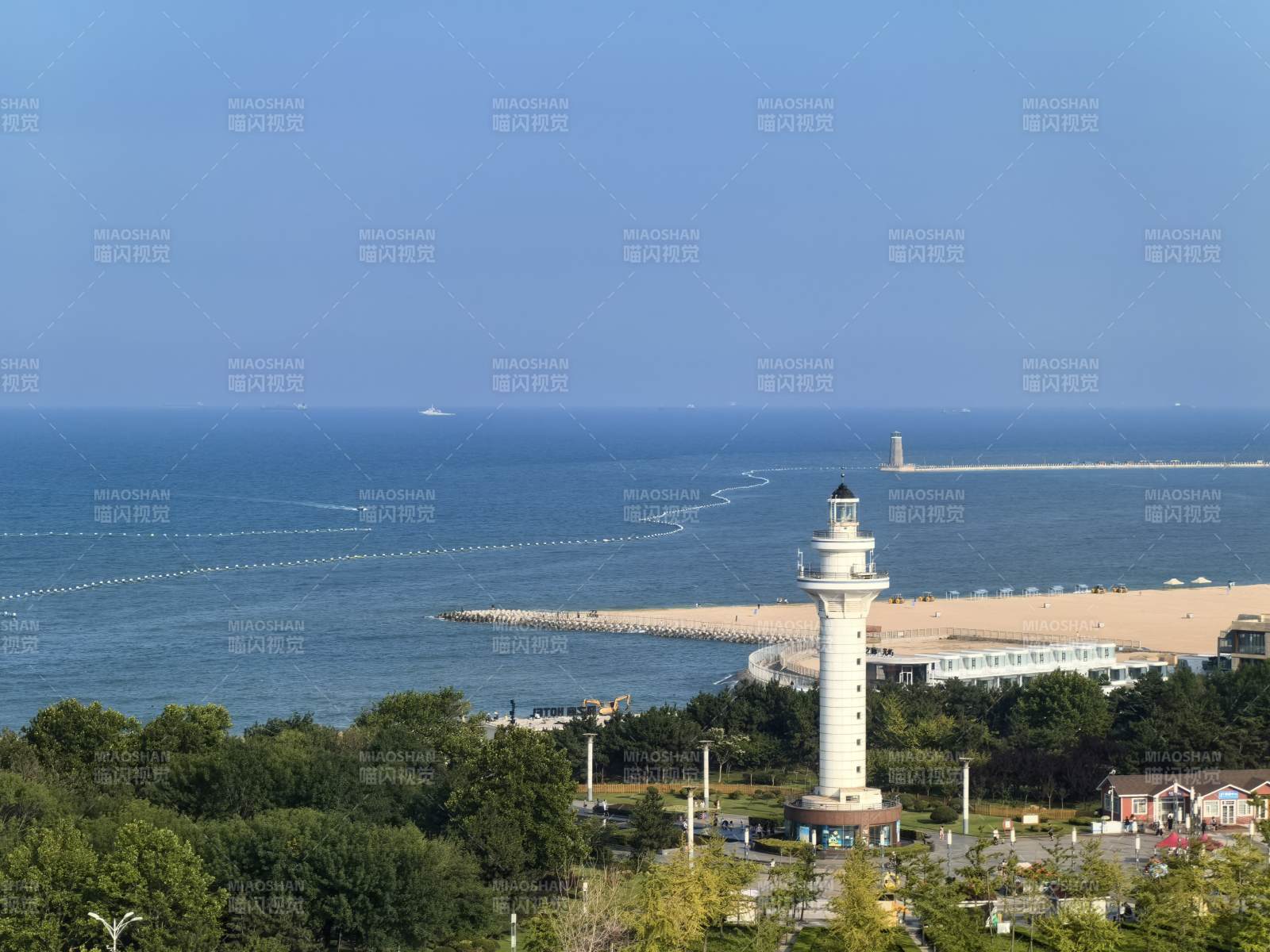 日照灯塔海景图图片