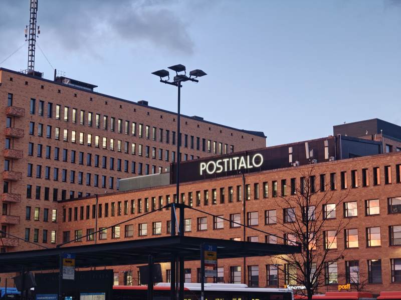 赫尔辛基邮局大楼夜景图片