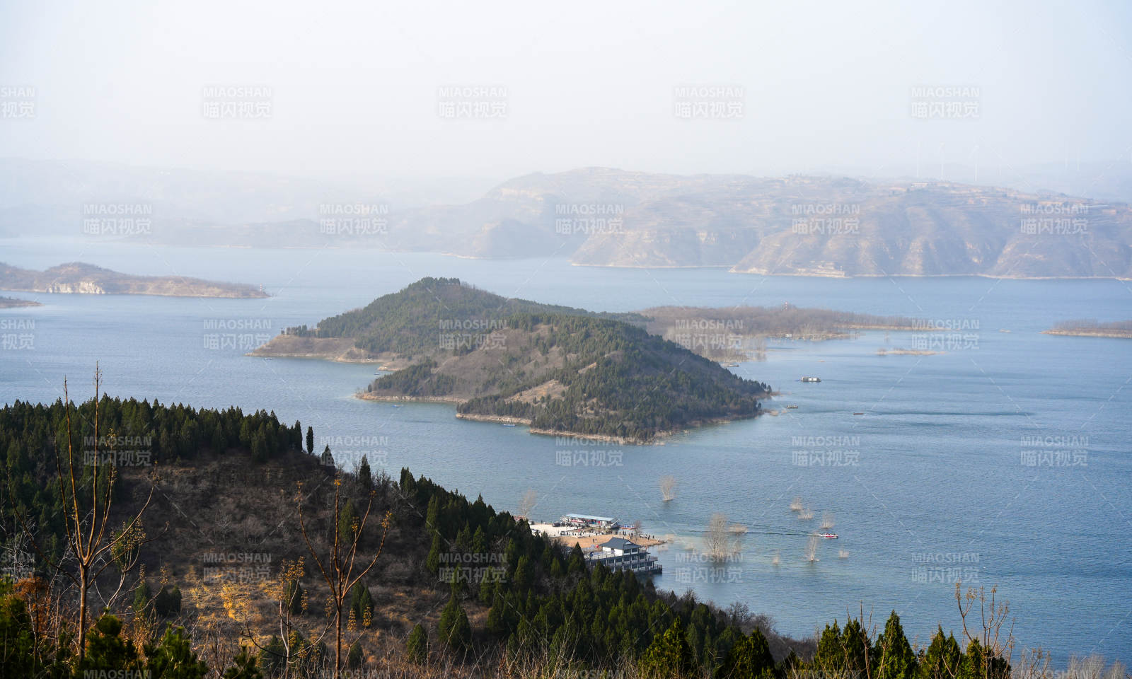 黄河小浪底湖光山色图片