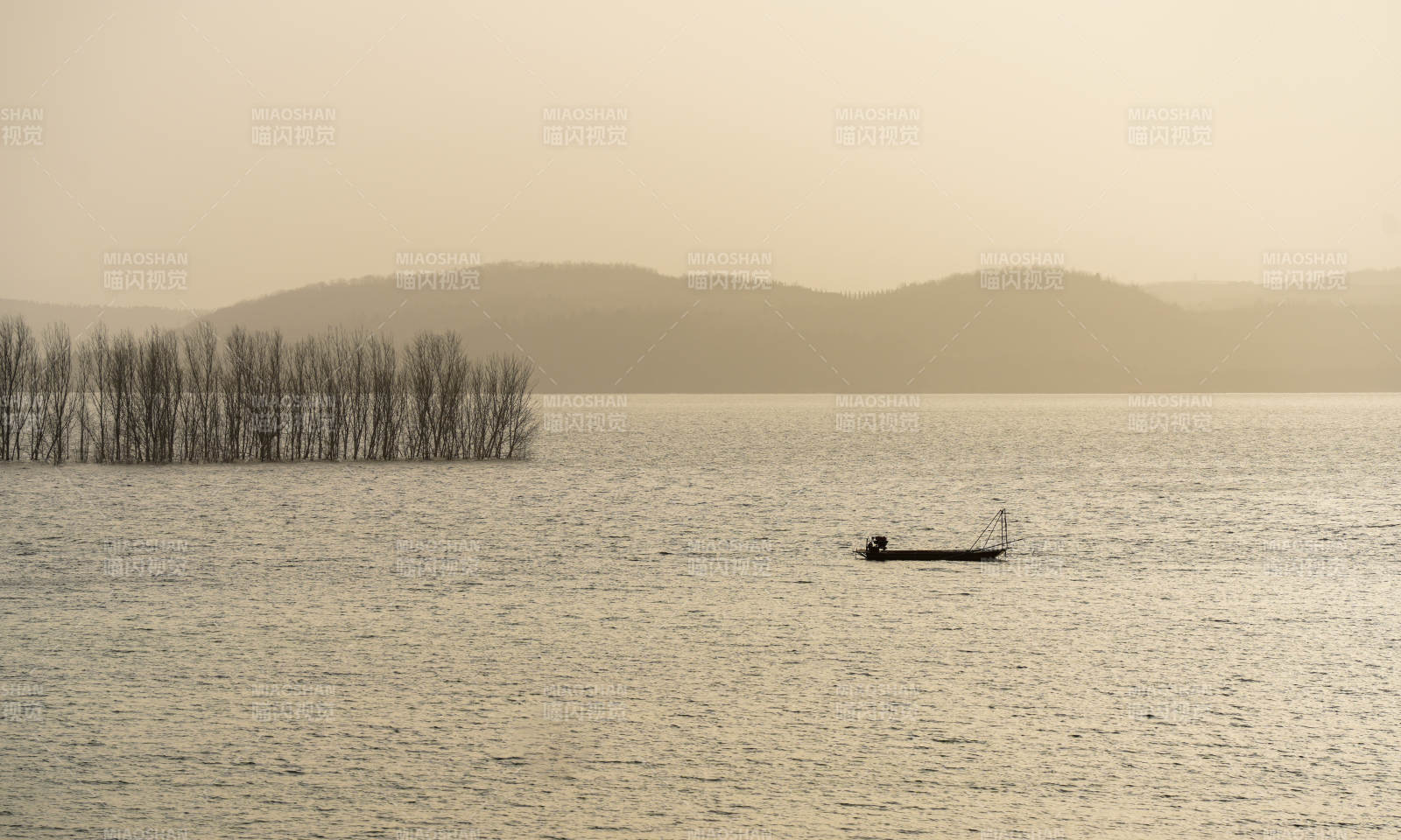 孤舟远山图图片