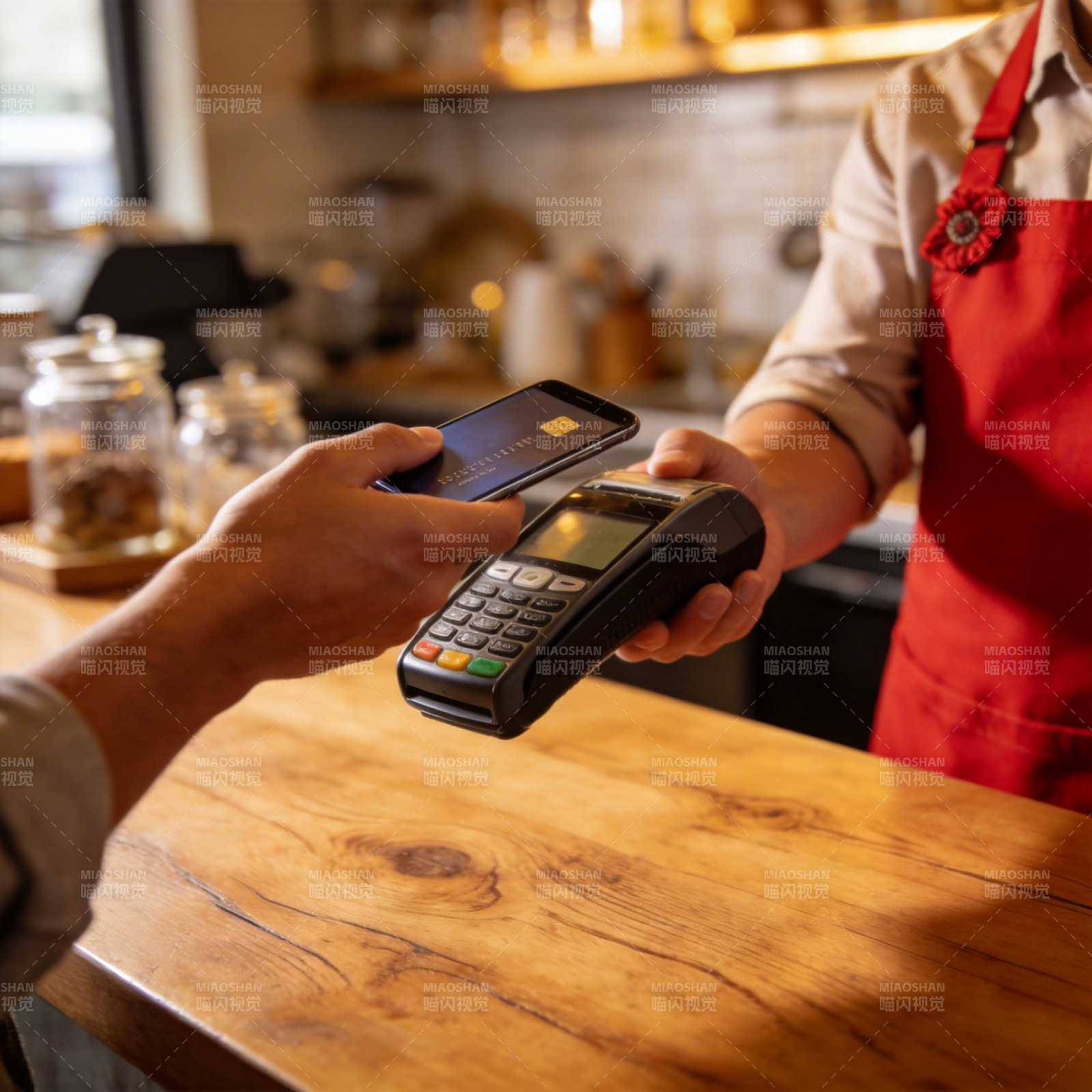 手机支付瞬间图片