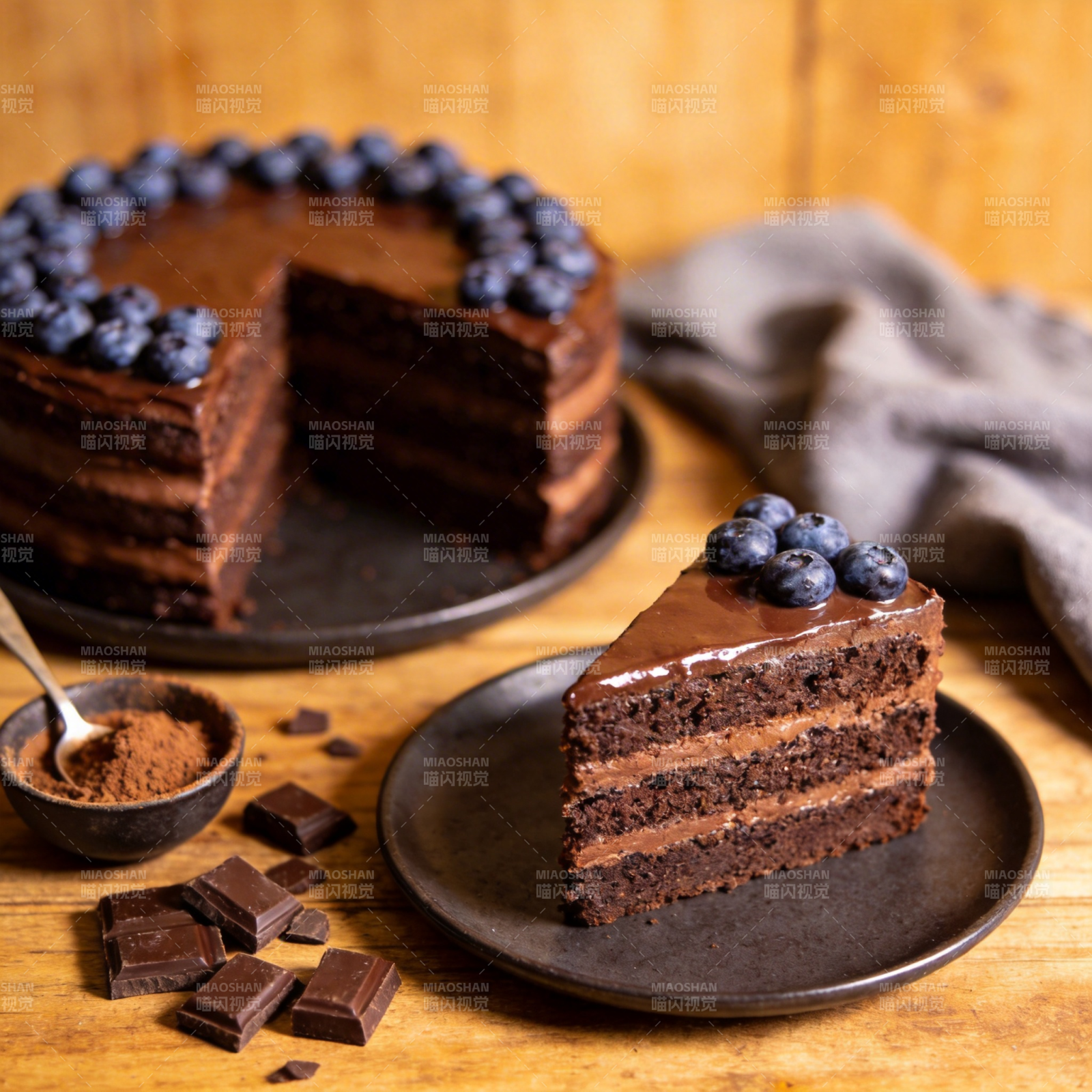 巧克力蓝莓蛋糕图片