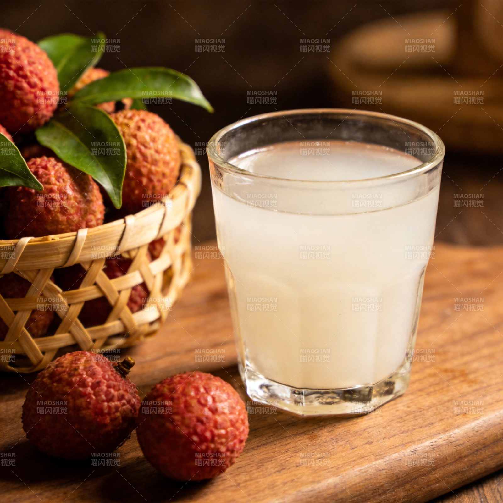 荔枝饮品 清新怡人图片