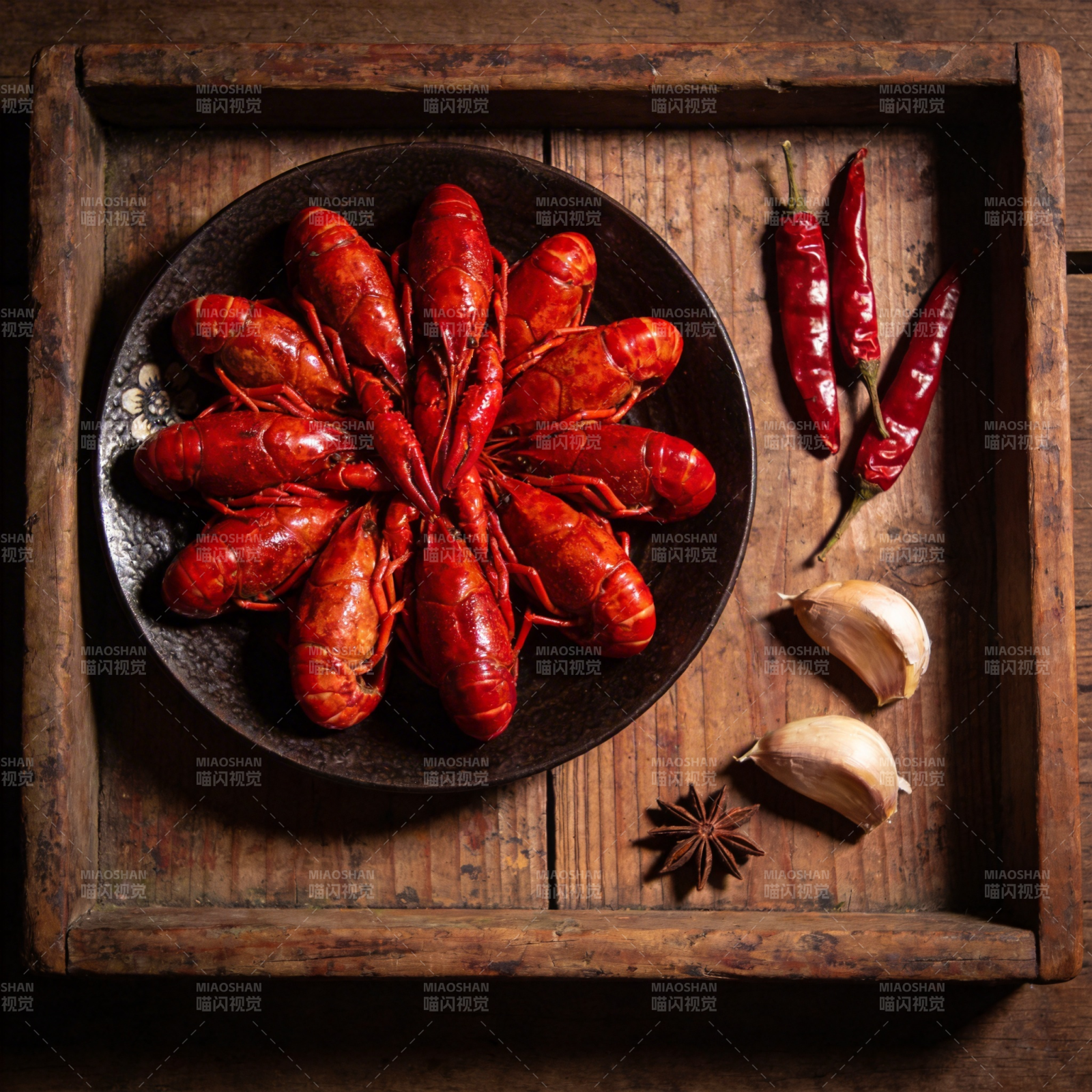 麻辣小龙虾盛宴图片