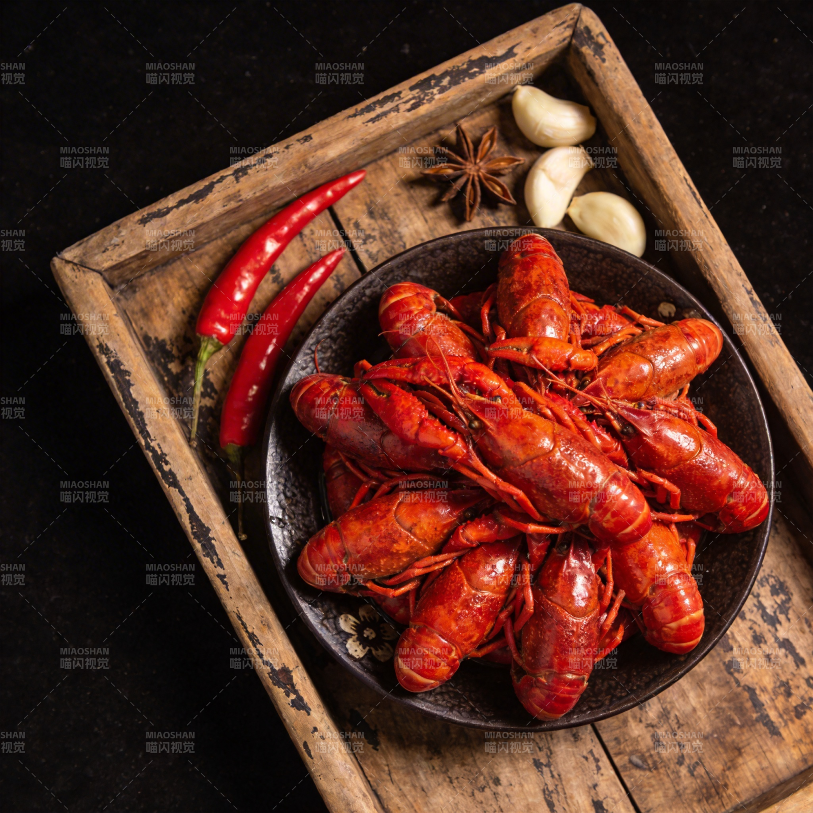 麻辣小龙虾盛宴图片