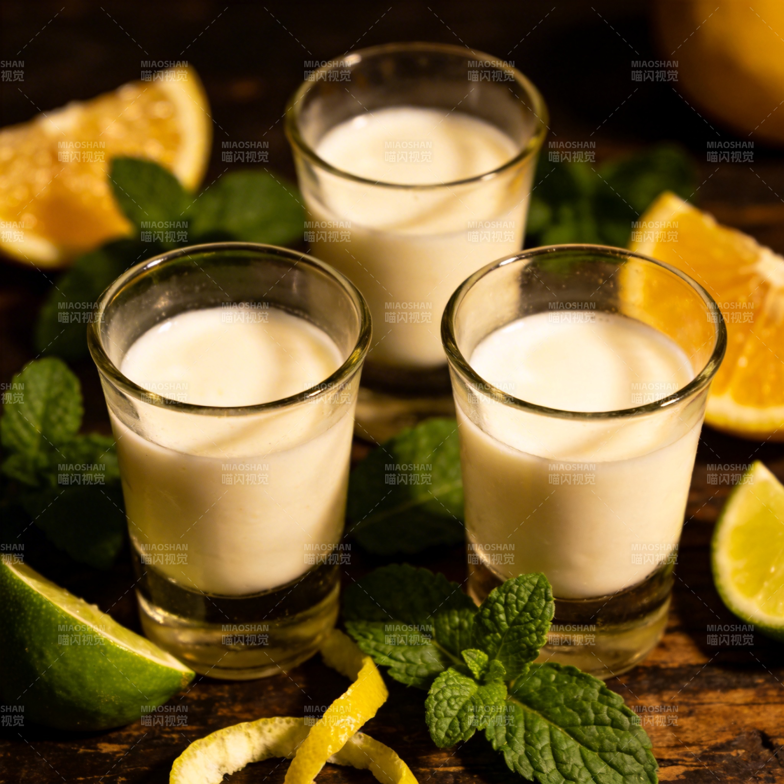 清新柠檬薄荷酒图片