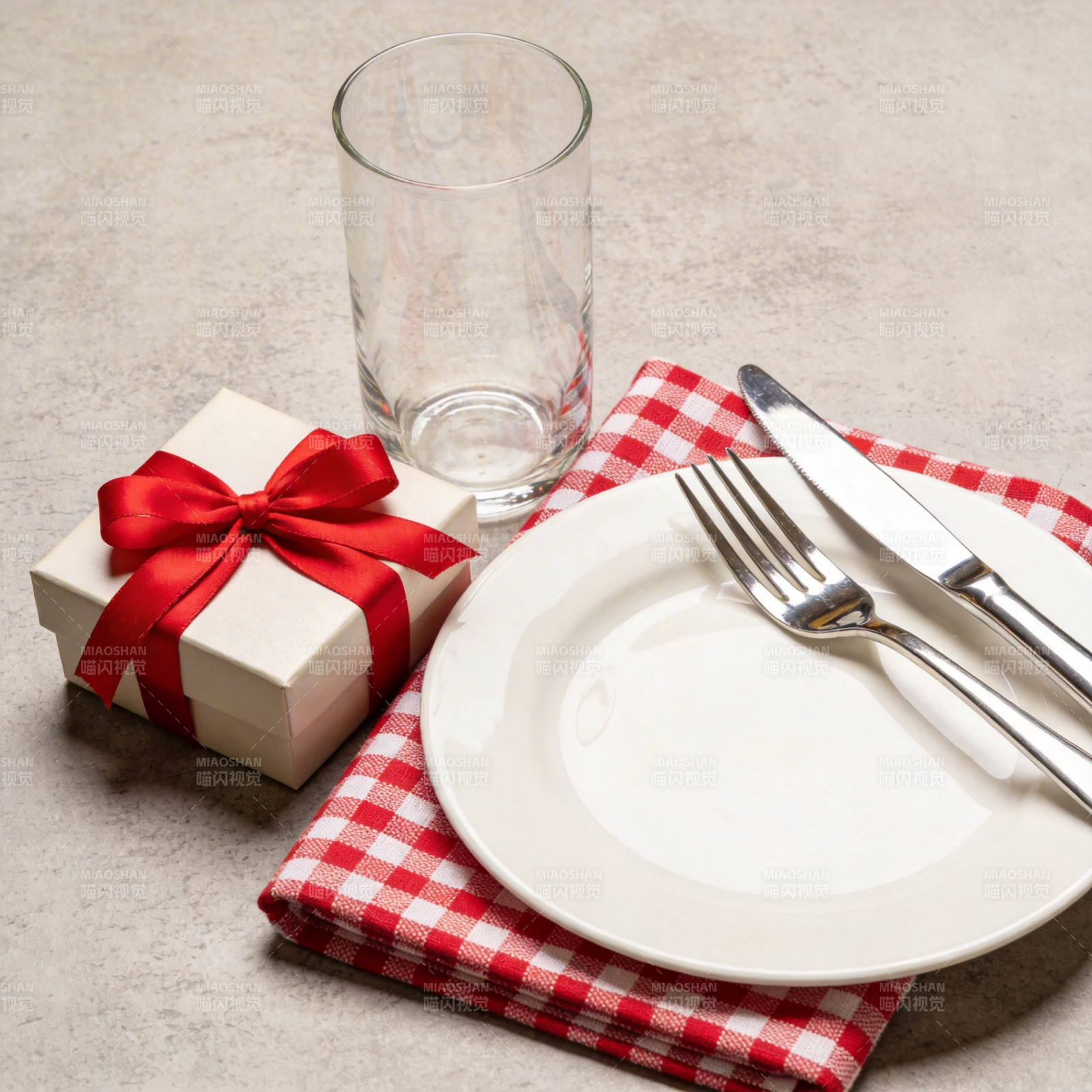 节日餐桌布置图片