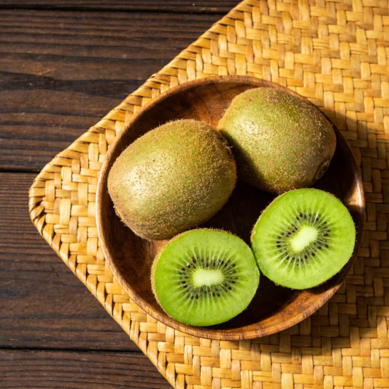新鲜猕猴桃特写图片
