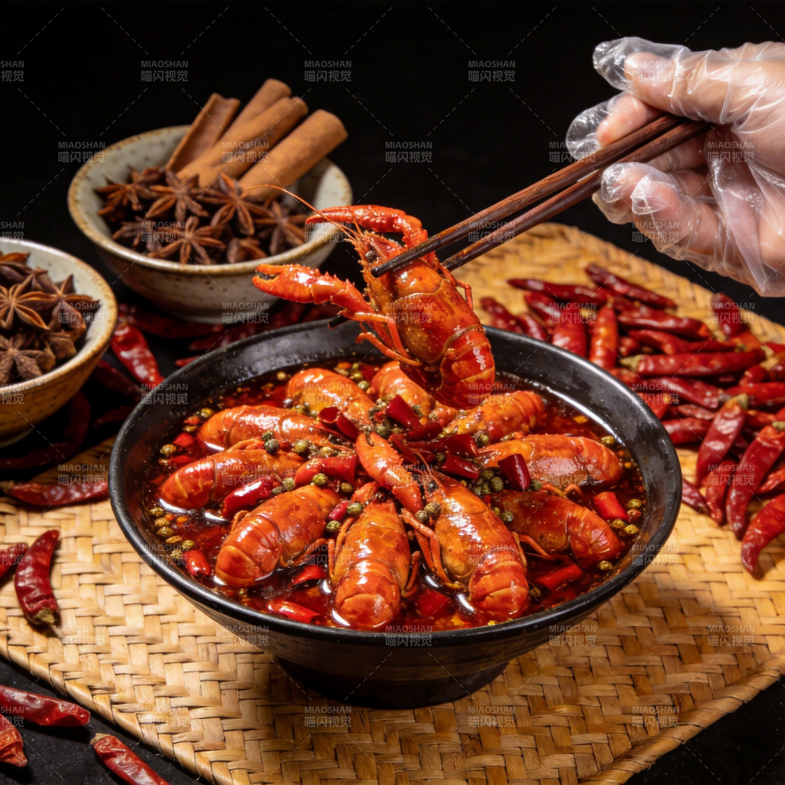 麻辣小龙虾盛宴图片