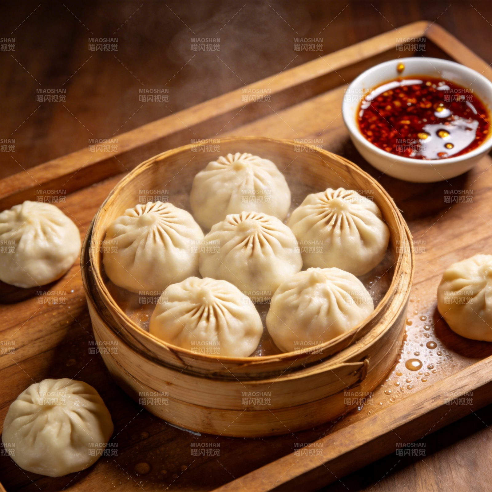 热腾腾的蒸包图片