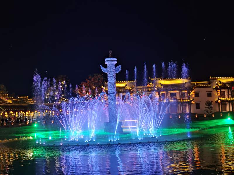 夜色喷泉秀 喷泉图片