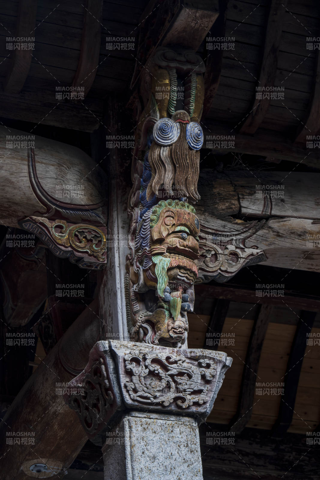 古建筑彩绘木雕图片