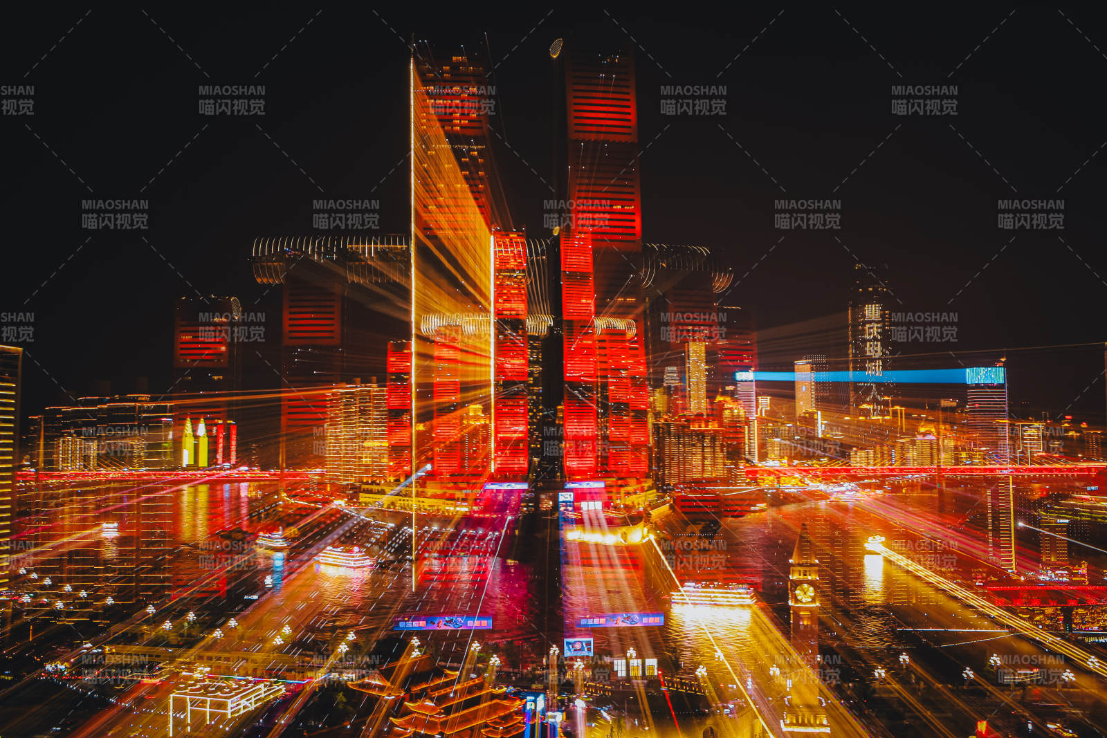 霓虹都市夜景-重庆来福士图片