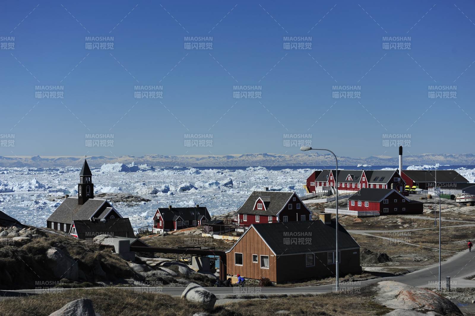格陵兰岛北极小镇雪景图片