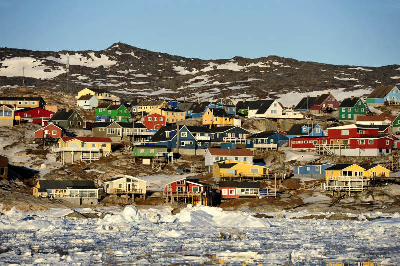 格陵兰岛北极小镇雪景图片