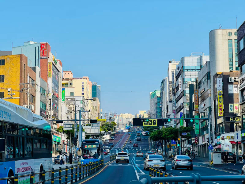 济州岛的道路中央图片