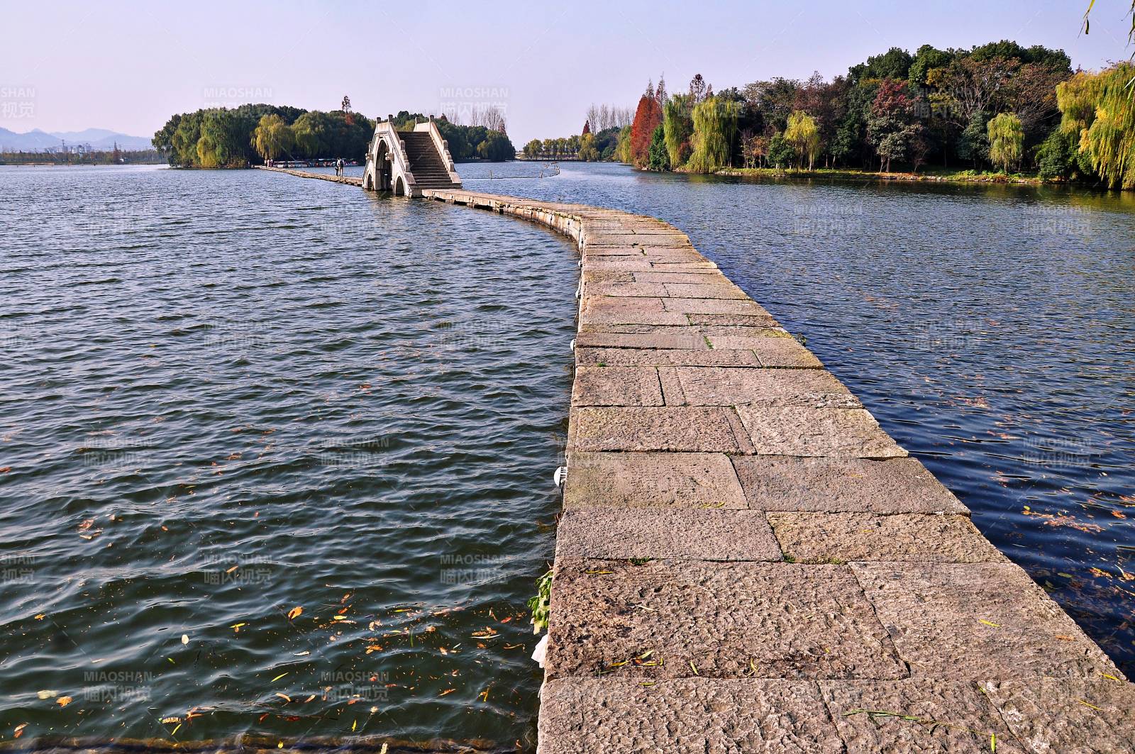 浙江绍兴剑湖古纤道图片