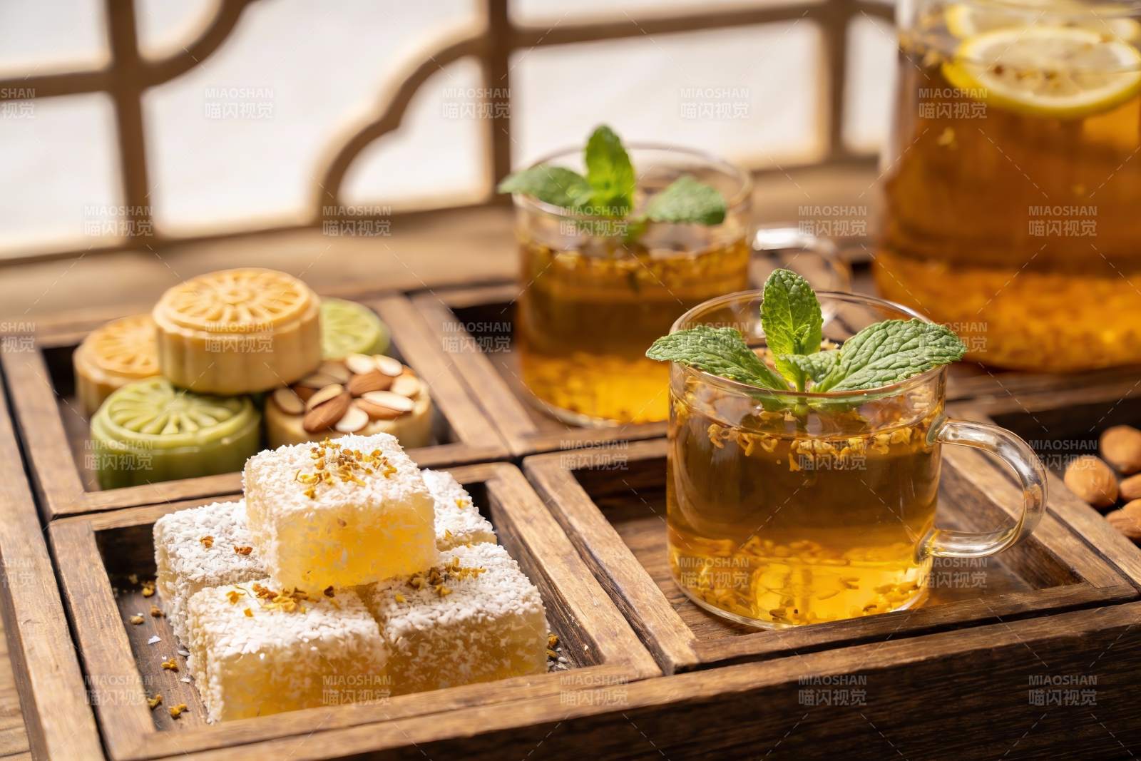 中式茶点与饮品摆盘图片