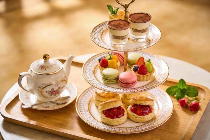 三层下午茶甜点托盘图片