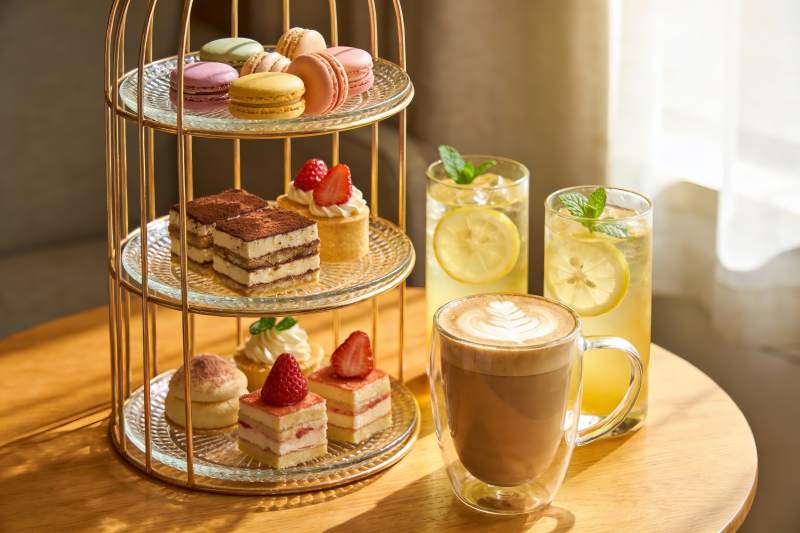 精致下午茶甜点与饮品图片