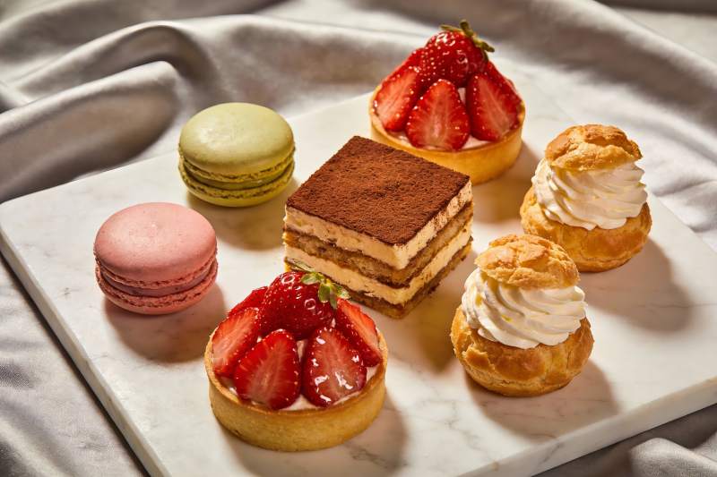 精致甜点拼盘展示图片